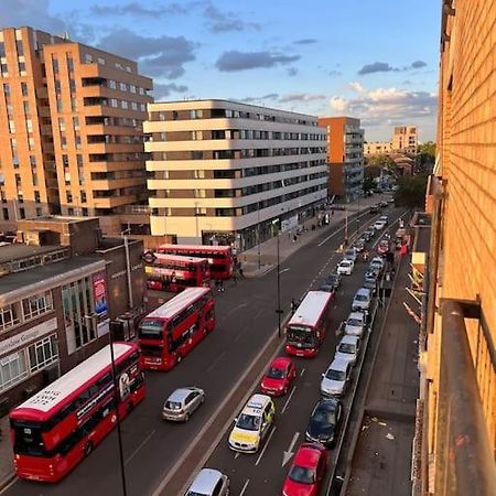 לונדון Private Double Bedroom In Hounslow Near Heathrow מראה חיצוני תמונה